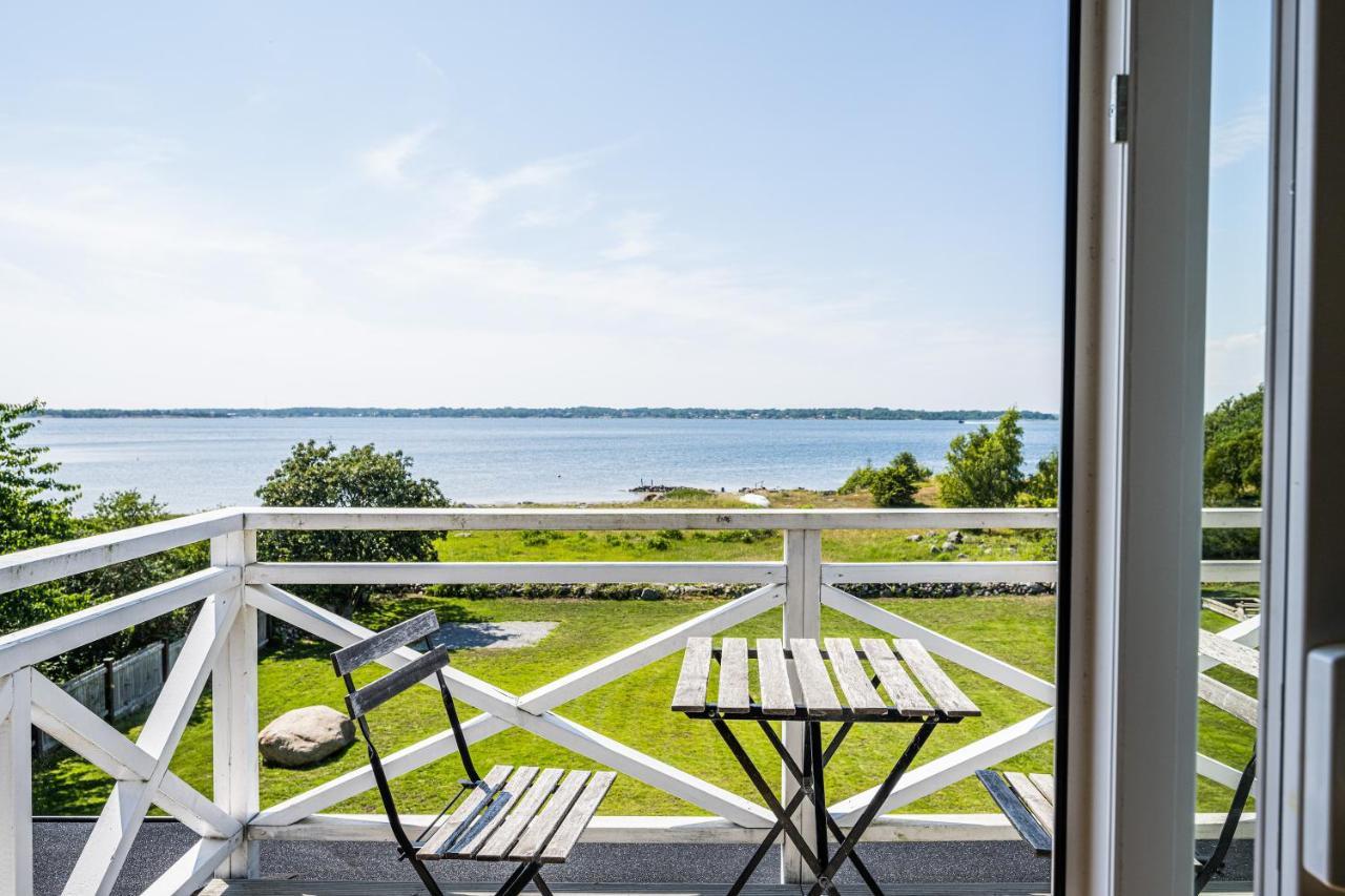 Exclusive Tranquil Villa By The Sea, Boat Available Drottningskär Kültér fotó
