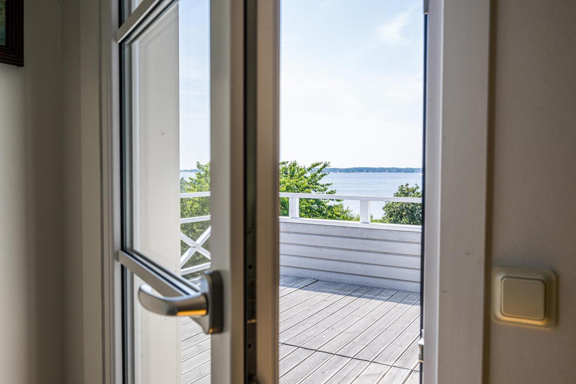 Exclusive Tranquil Villa By The Sea, Boat Available Drottningskär Kültér fotó